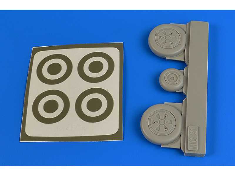 MiG-21 wheels & paint masks - Eduard - zdjęcie 1 MiG-21 wheels & paint masks - Eduard - zdjęcie 1