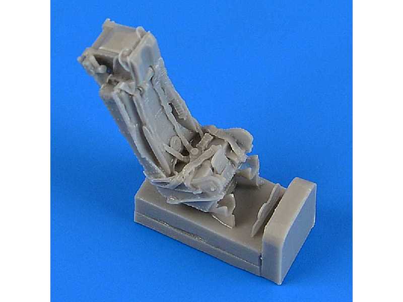Swift FR.5 ejection seat with safety belts - zdjęcie 1 Swift FR.5 ejection seat with safety belts - zdjęcie 1
