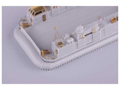 USS Iwo Jima LHD-7 pt.1 assault craft units 1/350 - Trumpeter - zdjęcie 6