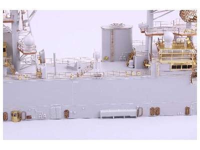 USS Iwo Jima LHD-7 pt.3 superstructure 1/350 - Trumpeter - zdjęcie 7