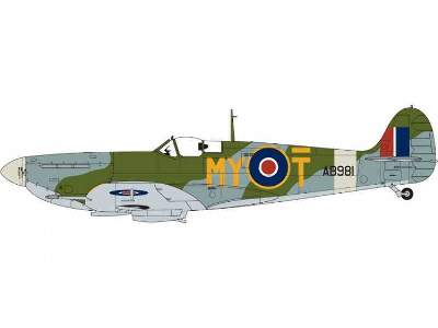 Specialist Spitfires  - Airfix Club - zdjęcie 2