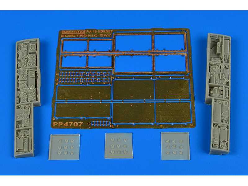 F/A-18 Hornet electronic bay - Kinetic - zdjęcie 1 F/A-18 Hornet electronic bay - Kinetic - zdjęcie 1