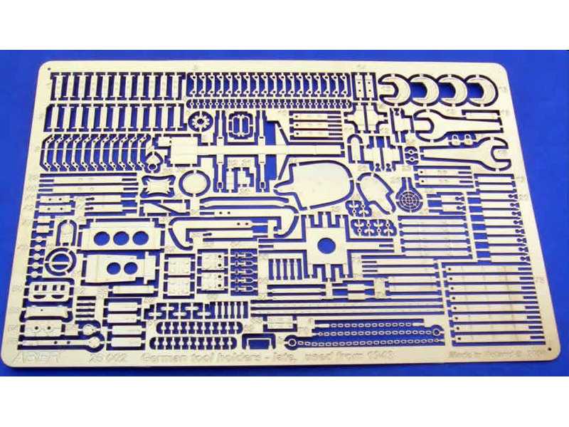 Niemieckie uchwyty narzędzi na poj. panernych po 1943 roku - zdjęcie 1