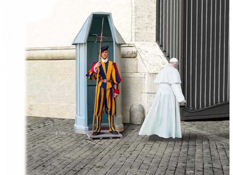 Szwajcarski Gwardzista Papieski - zdjęcie 1 Szwajcarski Gwardzista Papieski - zdjęcie 1