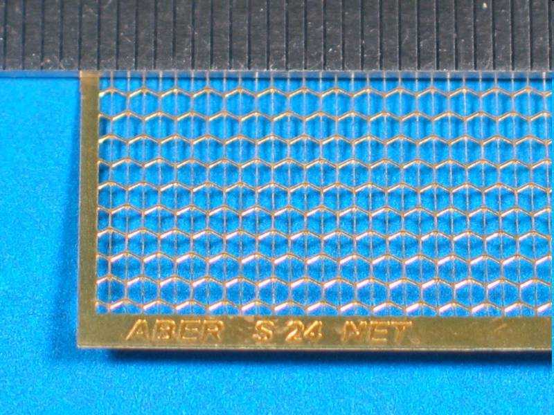 Siatka z heksagonalnymi oczkami 1,85 x 1,7 mm - zdjęcie 1 Siatka z heksagonalnymi oczkami 1,85 x 1,7 mm - zdjęcie 1