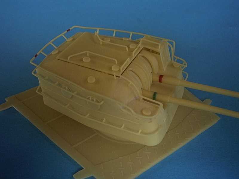 Wieża Działowa 2x127mm (japoński niszczyciel) - zdjęcie 1 Wieża Działowa 2x127mm (japoński niszczyciel) - zdjęcie 1
