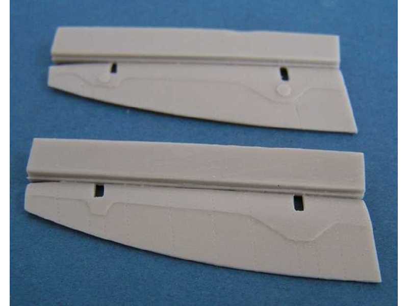 Spitfire Mk. V metal covered ailerons - zdjęcie 1