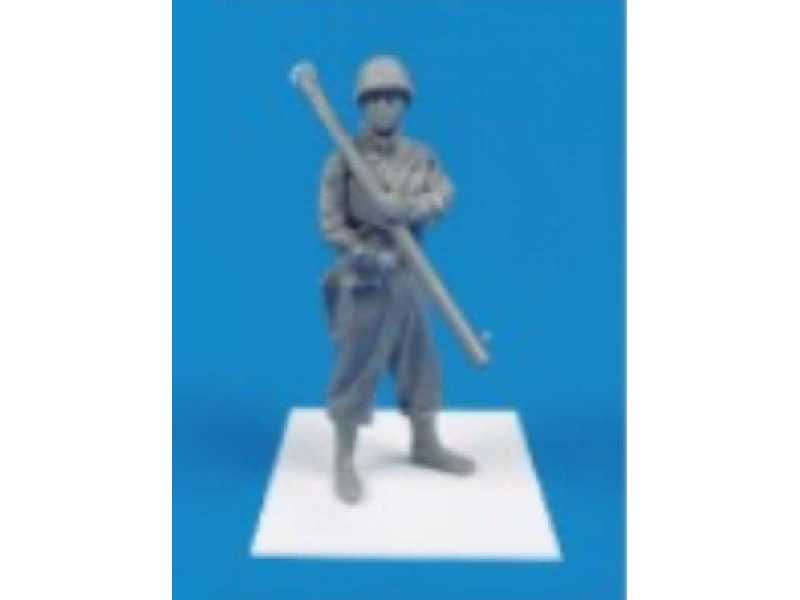 US Army Soldier with Bazooka M1A2 Anzio 1944 - zdjęcie 1 US Army Soldier with Bazooka M1A2 Anzio 1944 - zdjęcie 1