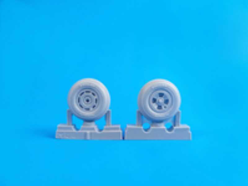 Tempest Mk. II/V/VI- Square Tread Pattern Mainwheels for Special - zdjęcie 1 Tempest Mk. II/V/VI- Square Tread Pattern Mainwheels for Special - zdjęcie 1