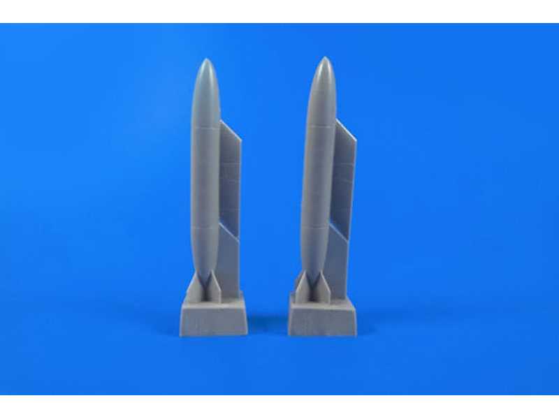 S.O.4050 Vautour - External tanks for Special hobby and Azur kit - zdjęcie 1 S.O.4050 Vautour - External tanks for Special hobby and Azur kit - zdjęcie 1