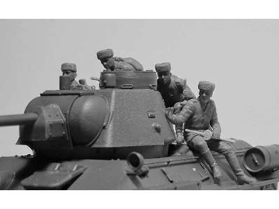 T-34-76 czołg radziecki z figurkami - zdjęcie 7