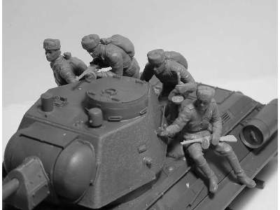 T-34-76 czołg radziecki z figurkami - zdjęcie 9