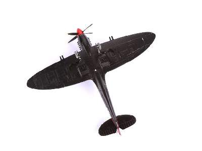 Spitfire Mk.IX - piloci czechosłowaccy - Nasi se vraceji  - zdjęcie 60