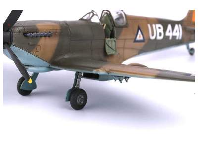 Spitfire Mk.IX - piloci czechosłowaccy - Nasi se vraceji  - zdjęcie 69