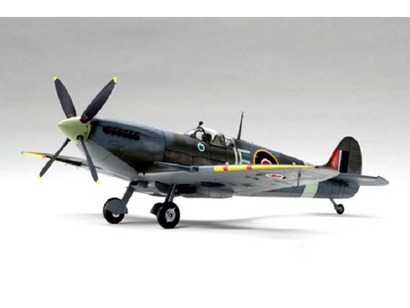 Supermarine Spitfire Mk.IXc - zdjęcie 1 Supermarine Spitfire Mk.IXc - zdjęcie 1