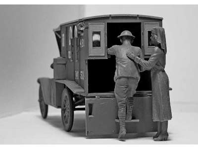 Ford T 1917 Ambulans z amrykańskim personelem medycznym - zdjęcie 17
