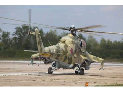 Mil Mi-24P Russian Aerospace Forces attack helicopter - zdjęcie 6