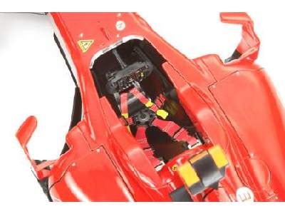 Bolid Ferrari F60 z elementami fototrawionymi - zdjęcie 4