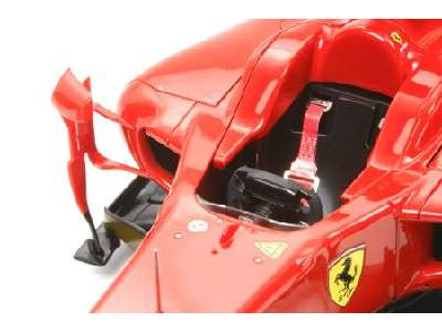 Bolid Ferrari F60 z elementami fototrawionymi - zdjęcie 6