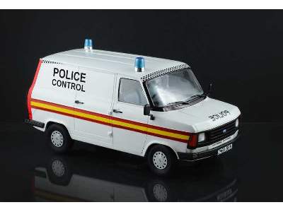 Ford Transit - policja brytyjska - zdjęcie 4