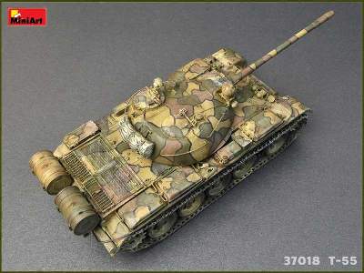 T-55 model 1963 radziecki średni czołg - z wnętrzem  - zdjęcie 3