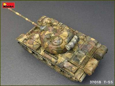 T-55 model 1963 radziecki średni czołg - z wnętrzem  - zdjęcie 6