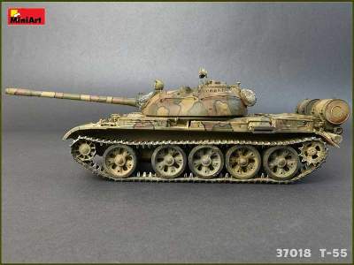 T-55 model 1963 radziecki średni czołg - z wnętrzem  - zdjęcie 13