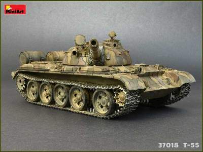 T-55 model 1963 radziecki średni czołg - z wnętrzem  - zdjęcie 14