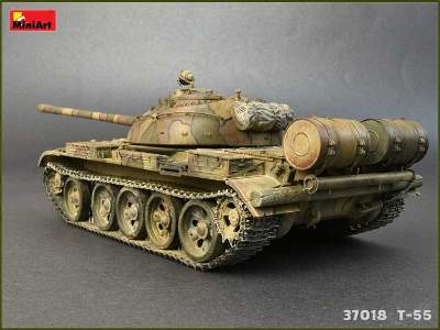 T-55 model 1963 radziecki średni czołg - z wnętrzem  - zdjęcie 17