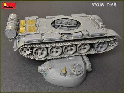 T-55 model 1963 radziecki średni czołg - z wnętrzem  - zdjęcie 137