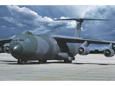 C-141B Starlifter - zdjęcie 1