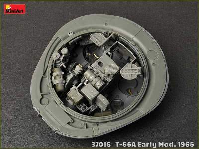 T-55A model 1965 wczesna produkcja - z wnętrzem  - zdjęcie 117