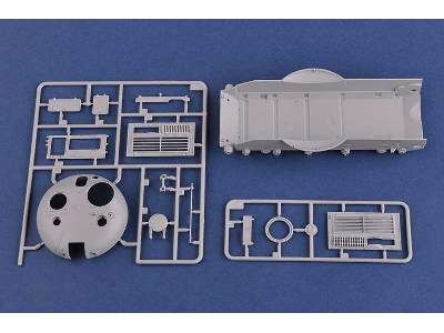 Ciągnik KrAZ-6446 z naczepą MAZ/ChMZAP-5247G z czołgiem T-62 - zdjęcie 14