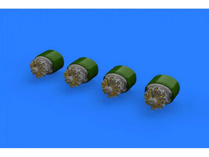 B-24 engines 1/72 - Eduard - zdjęcie 1 B-24 engines 1/72 - Eduard - zdjęcie 1