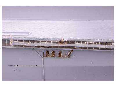 USS Iwo Jima LHD-7  pt.1 1/350 - Trumpeter - zdjęcie 22