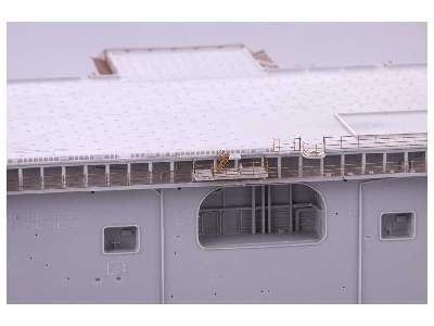 USS Iwo Jima LHD-7  pt.1 1/350 - Trumpeter - zdjęcie 25