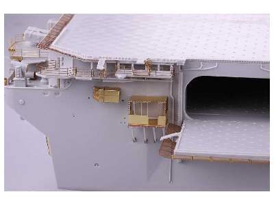 USS Iwo Jima LHD-7  pt.1 1/350 - Trumpeter - zdjęcie 27