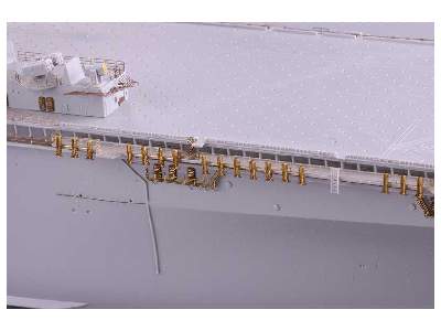 USS Iwo Jima LHD-7  pt.1 1/350 - Trumpeter - zdjęcie 46