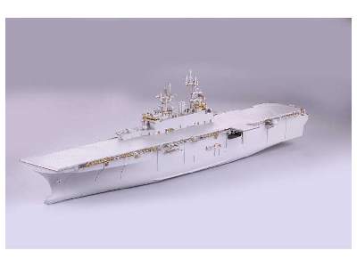 USS Iwo Jima LHD-7  pt.1 1/350 - Trumpeter - zdjęcie 47