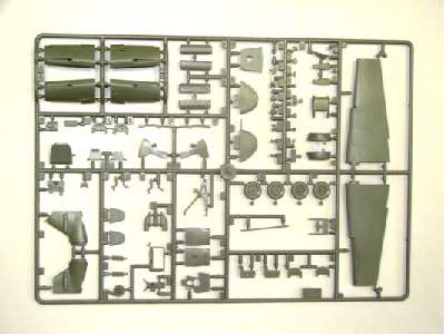 Messerschmitt Bf-109 F2 niemiecki myśliwiec - zdjęcie 2