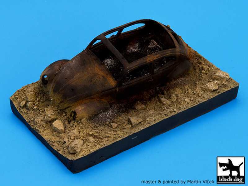 Destroyed German Car Afrika Base - zdjęcie 1 Destroyed German Car Afrika Base - zdjęcie 1