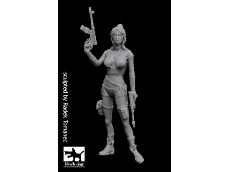 Post Apocalyptic Woman N°2 - zdjęcie 1 Post Apocalyptic Woman N°2 - zdjęcie 1