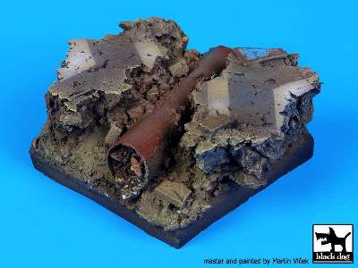 Cracked Road With Pipe Base Fantasy Base - zdjęcie 3