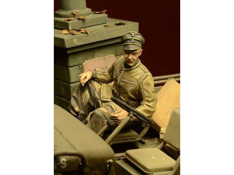 Waffen SS Jeep Passenger, Ardennes 1944 - zdjęcie 1 Waffen SS Jeep Passenger, Ardennes 1944 - zdjęcie 1