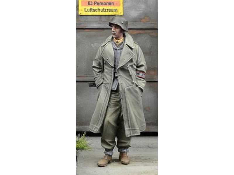 Volkssturmman, Luftschutz Member, Germany 1945 - zdjęcie 1 Volkssturmman, Luftschutz Member, Germany 1945 - zdjęcie 1