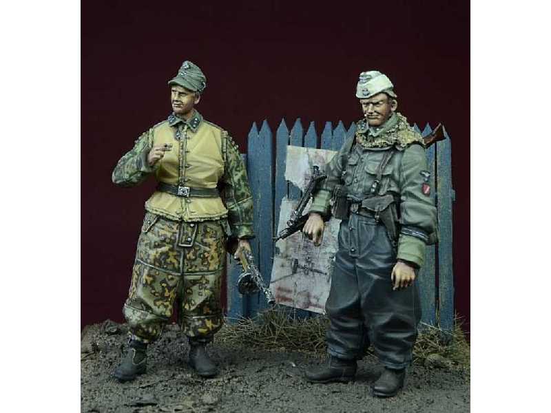 Waffen SS Foreign Volunteers Winter 1943-45 - zdjęcie 1 Waffen SS Foreign Volunteers Winter 1943-45 - zdjęcie 1
