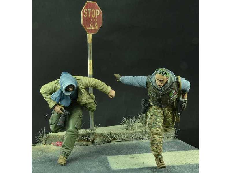 On The Run - The War Correspondent Set, Modern Times - zdjęcie 1 On The Run - The War Correspondent Set, Modern Times - zdjęcie 1