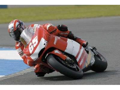 Ducati Desmosedici MotoGP 2003 - zdjęcie 1