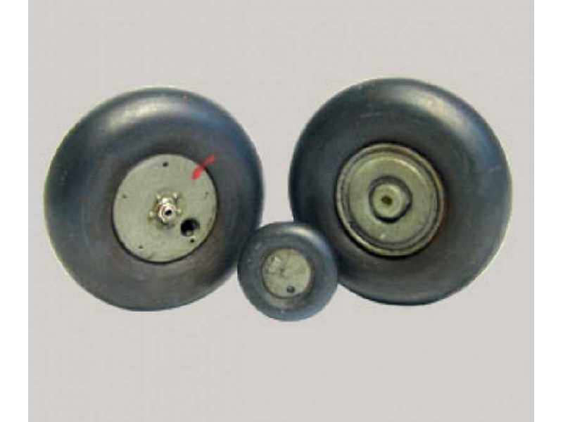 Resin Wheels To Spitfire V / F.Ix / Lf.Ix / Fr.Ix - zdjęcie 1