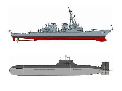 Russian Typhoon Submarine vs U.S.S. Cole Destroyer (DDG-67) - zdjęcie 1